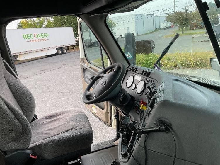 2018 Freightliner Cascadia image 8