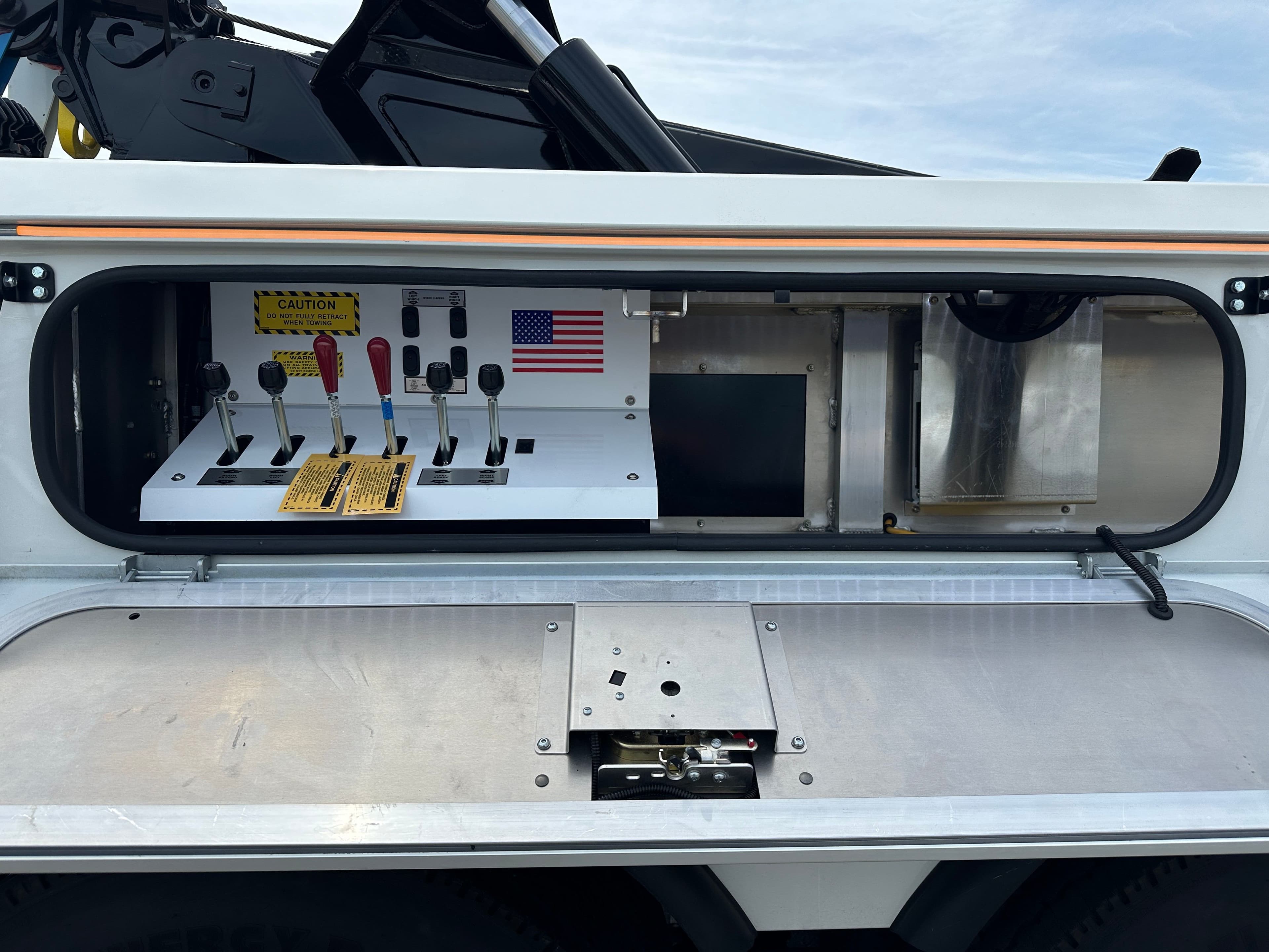 2025 Kenworth T880 with a Century 5130 image 20