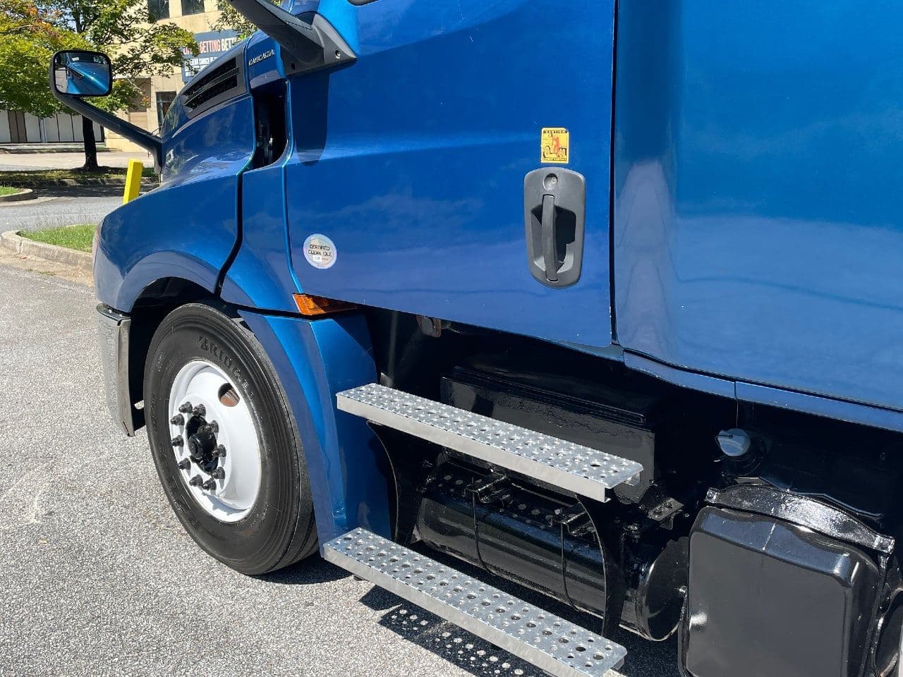 2020 Freightliner Cascadia 126 image 10