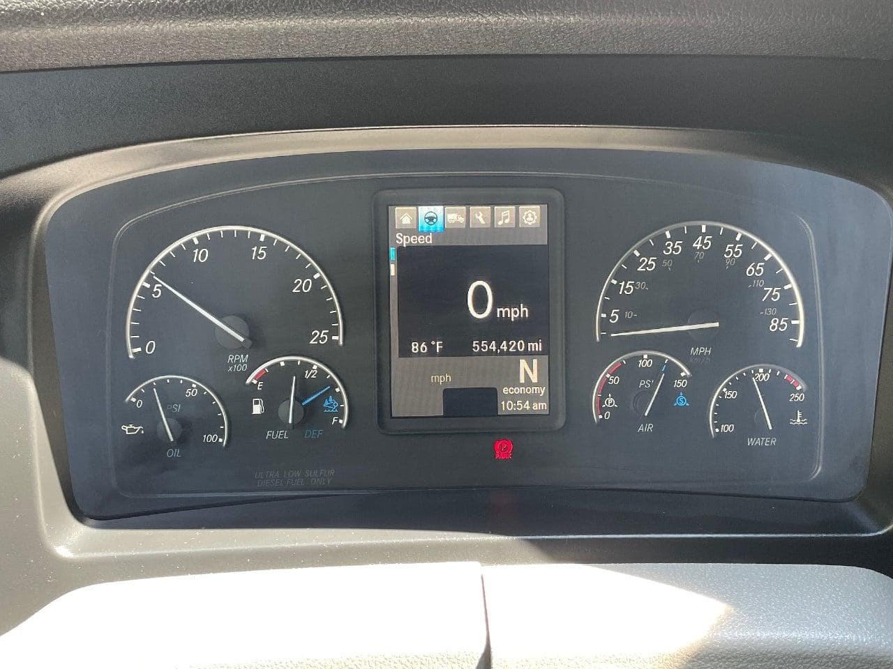 2020 Freightliner Cascadia 126 image 21