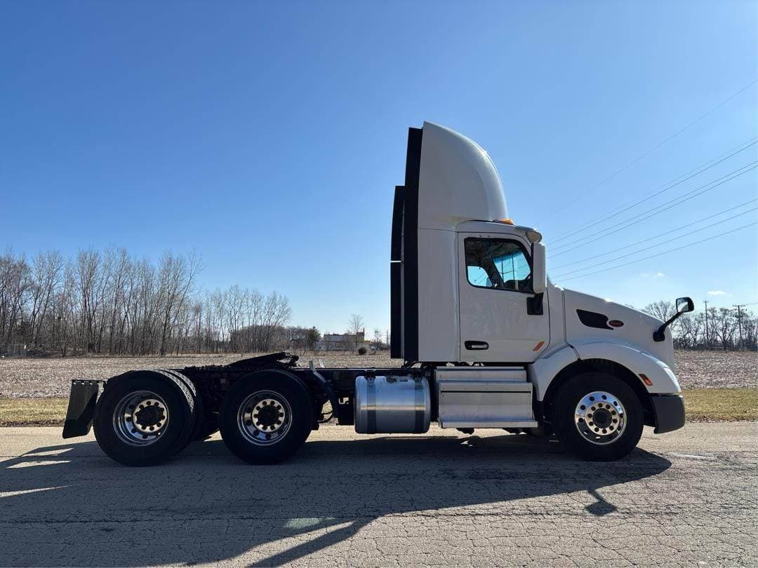 2020 Peterbilt 579 image 7