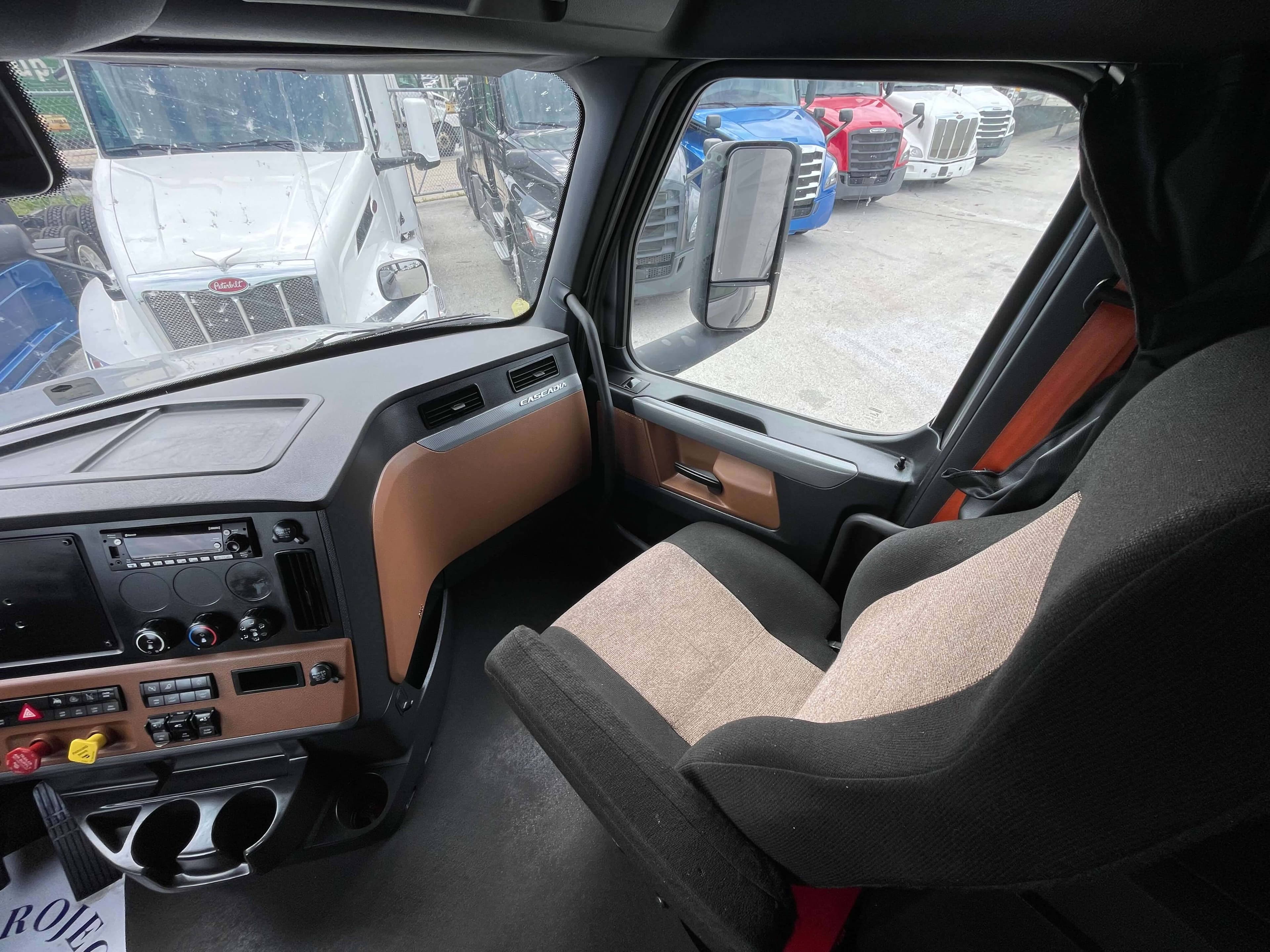 2022 Freightliner Cascadia 126 image 15