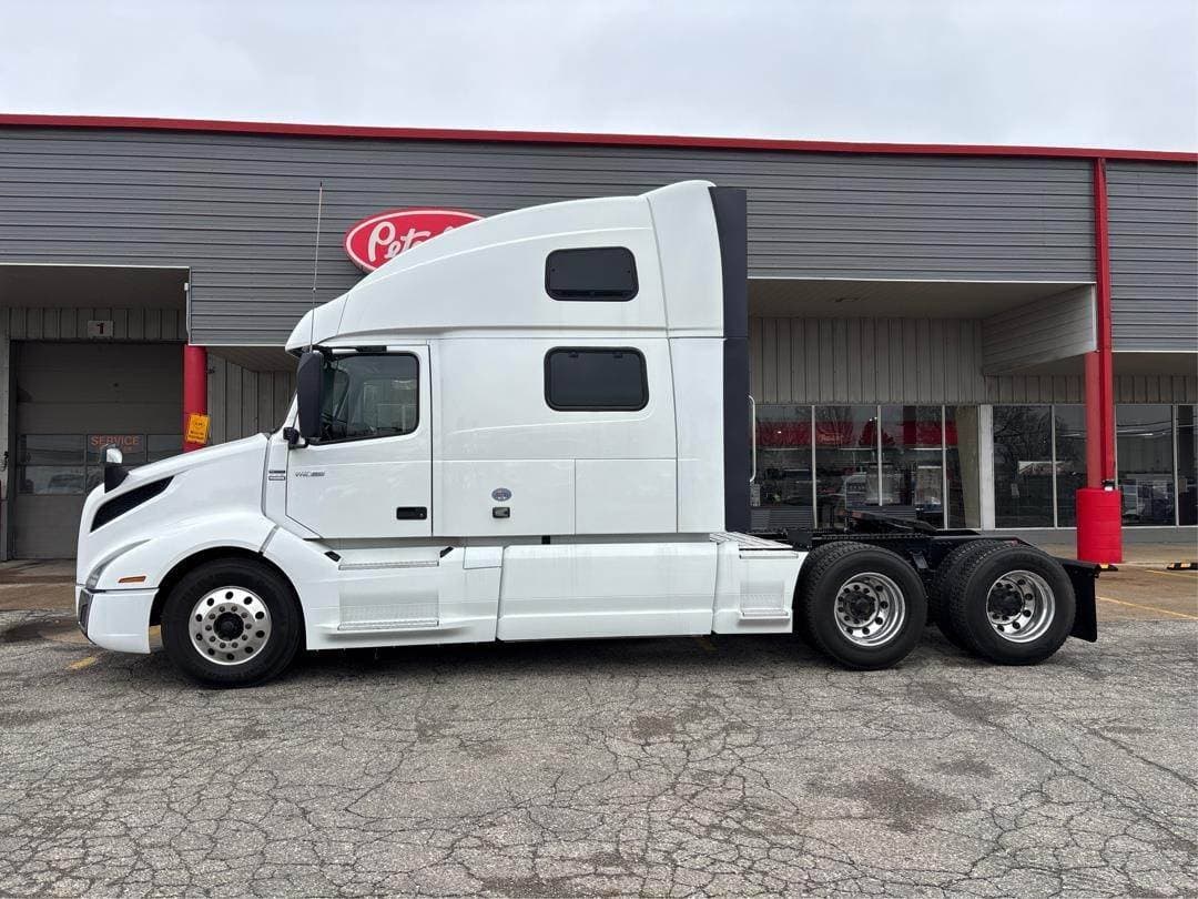 2024 Volvo VNL64T860 image 4