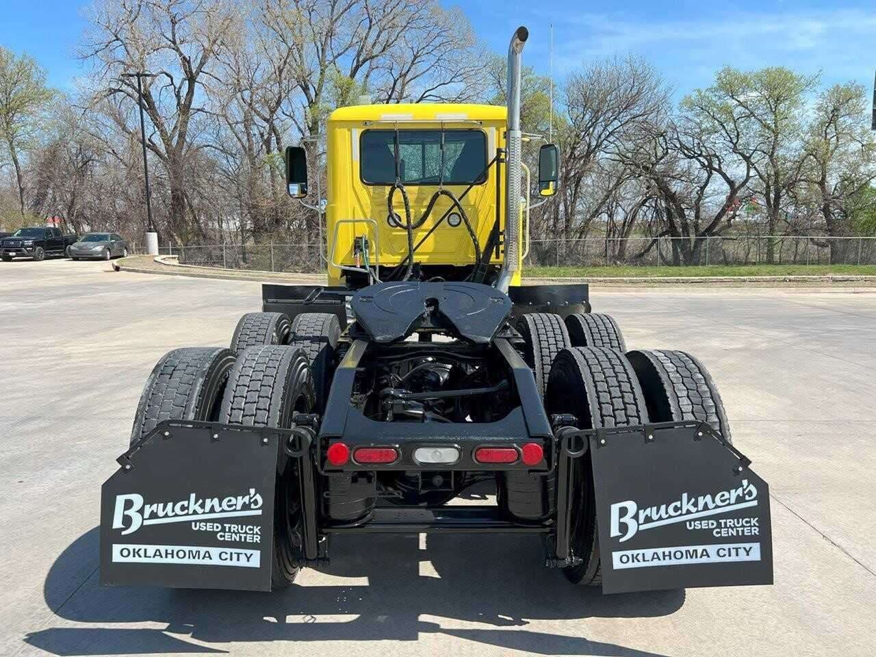 Used 2020 MACK PINNACLE Conventional - Day Cab image 6