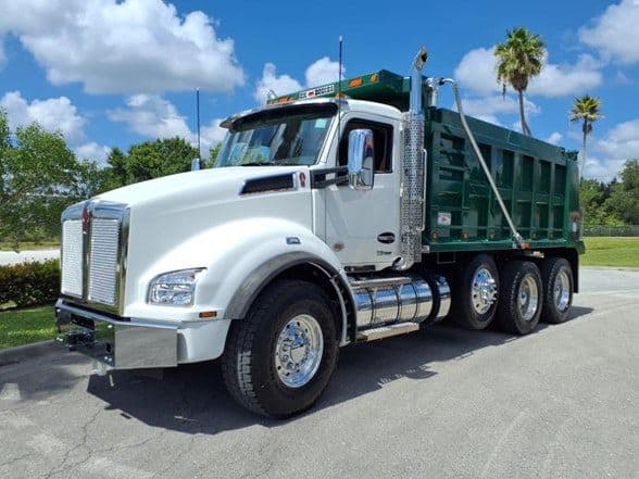 2025 Kenworth T880 image 3