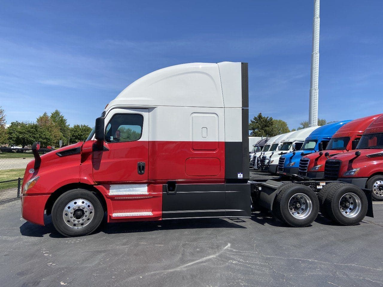 2020 FREIGHTLINER PE116064ST Tandem Axle Sleeper image 8