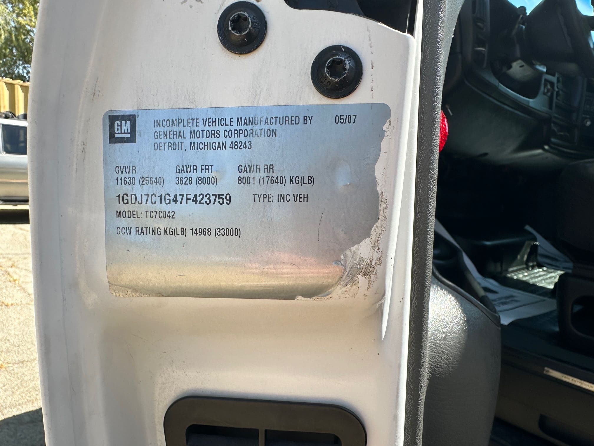 2007 GMC C7 image 32