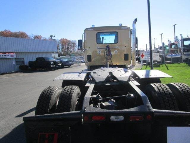 2020 Peterbilt 567 image 4