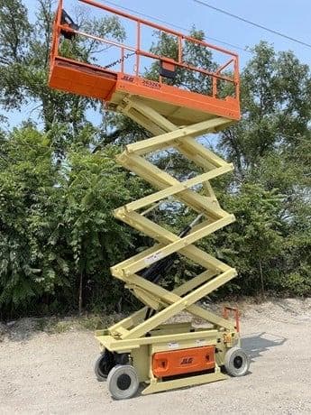 2017 JLG 2632ES image 5