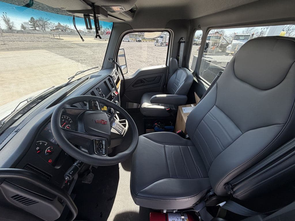 New 2027 KENWORTH T280 image 3