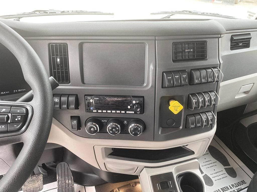 2024 Peterbilt 567 image 5