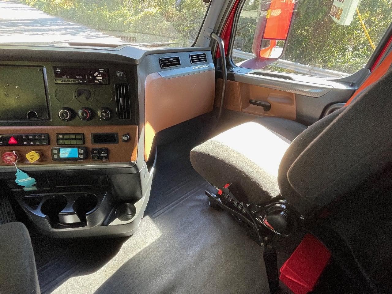 2020 Freightliner Cascadia 126 image 25