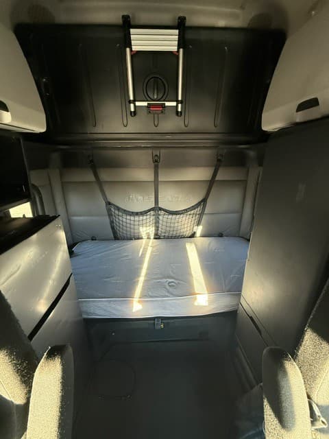 2022 Freightliner Cascadia image 9