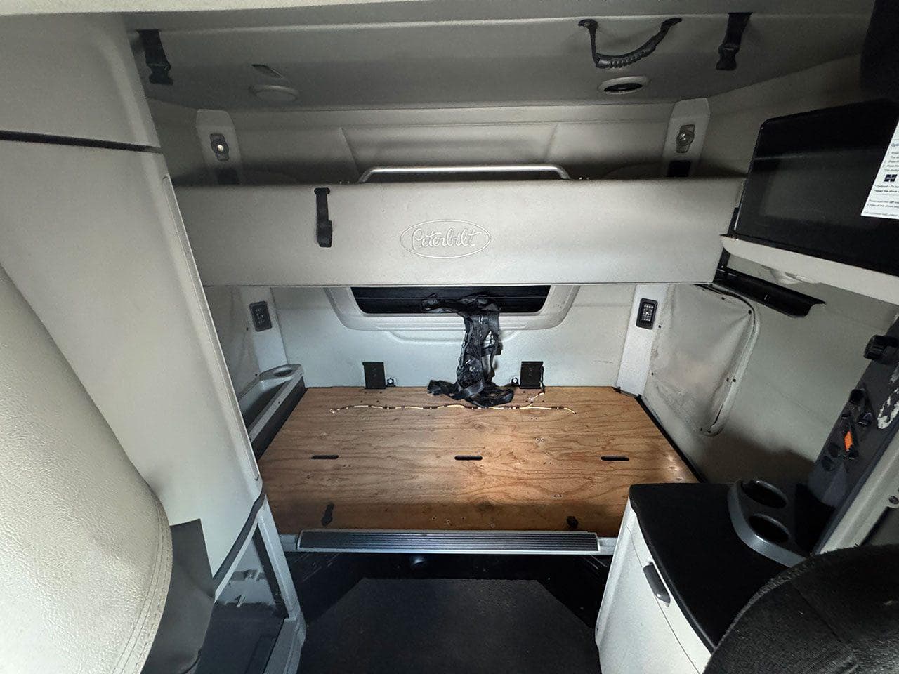 2019 Peterbilt 579 image 11