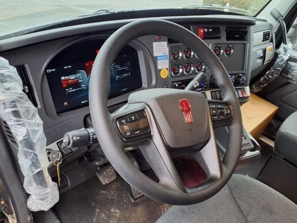 2025 Kenworth T880 image 19