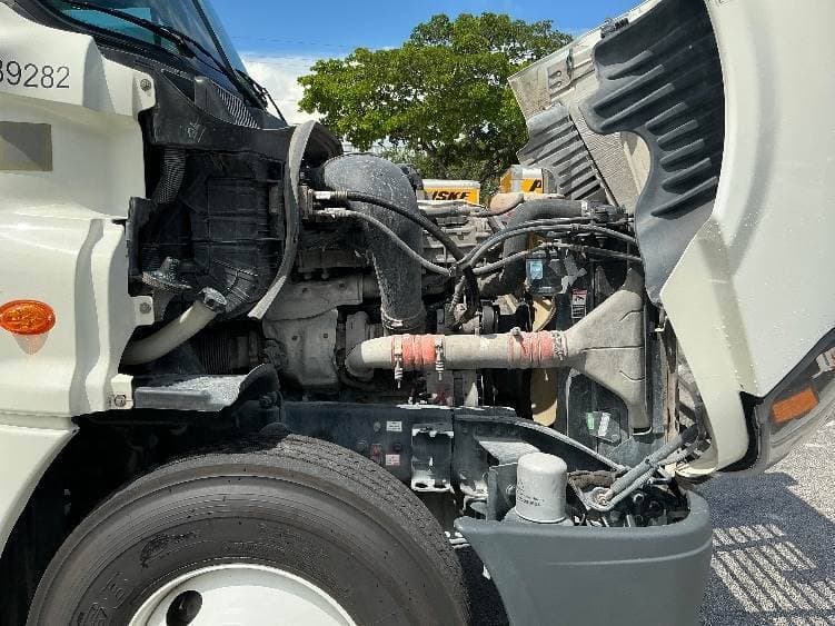 2018 Freightliner Cascadia image 4