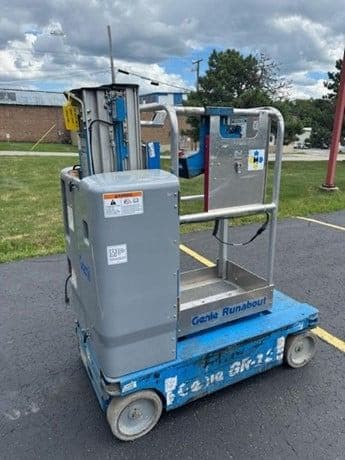 2016 GENIE GR12 image 2