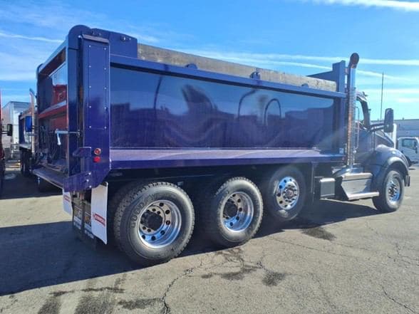 2025 Kenworth T880 image 3
