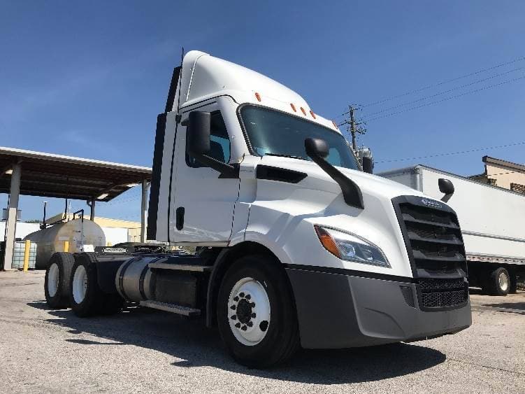 2021 Freightliner Cascadia image 1