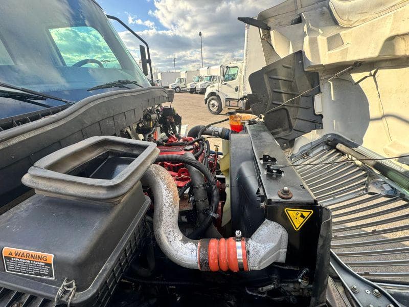 2020 International MV607 image 23