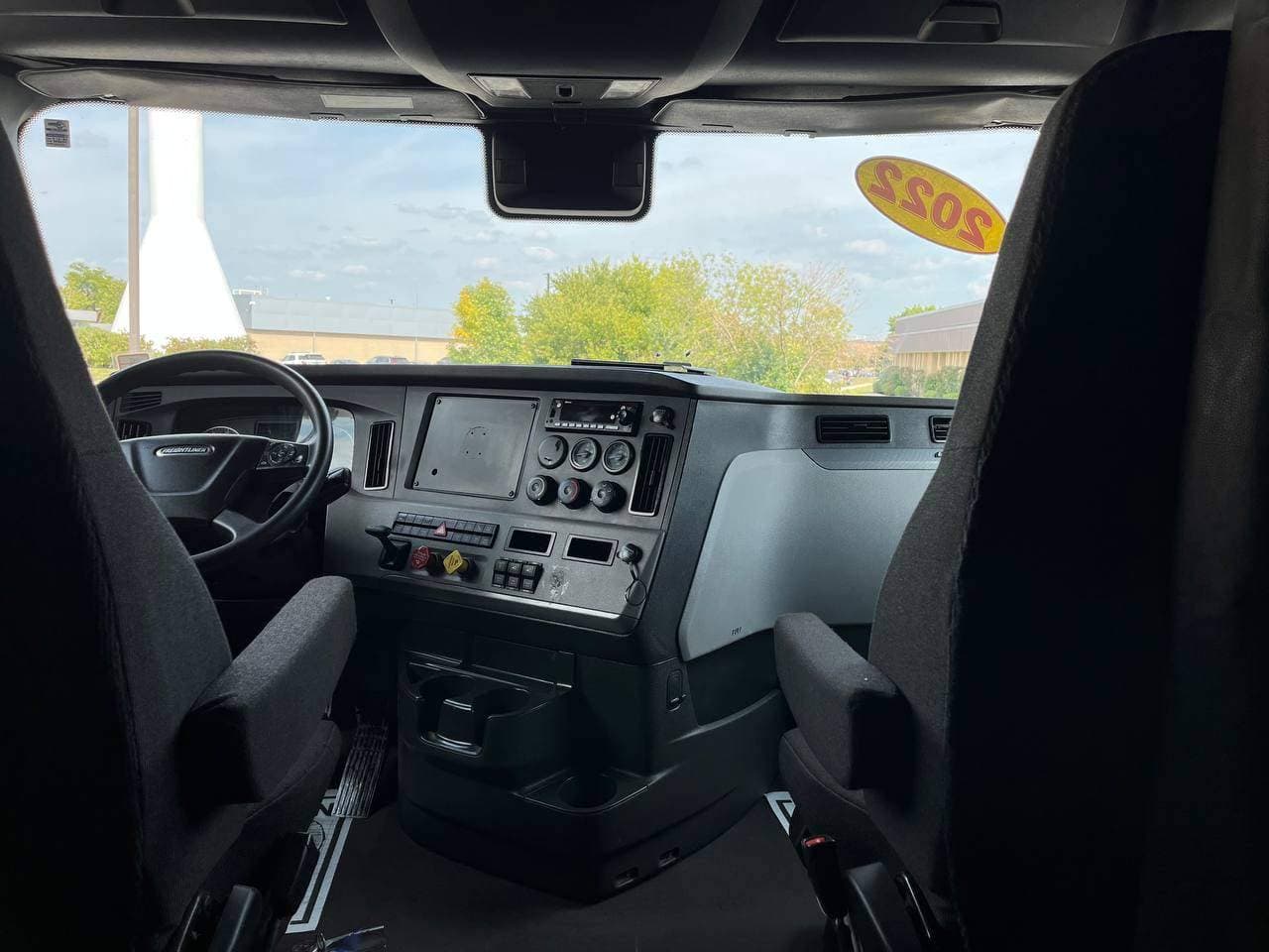 2022 Freightliner Cascadia 126 #1182 image 12