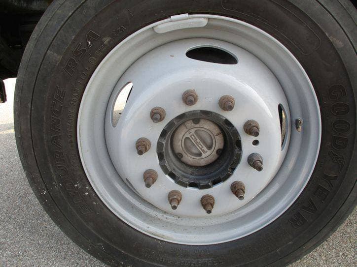 2016 Ford F-550 BUCKET TRUCK 4X4 image 24