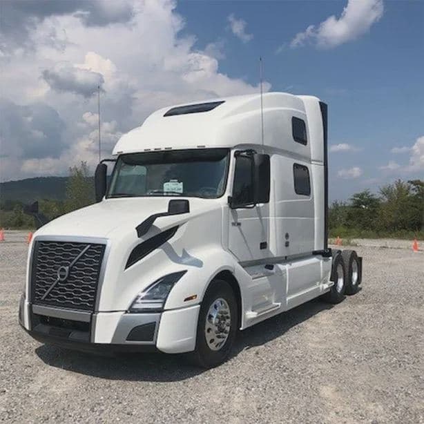 2023 Volvo VNL image 1