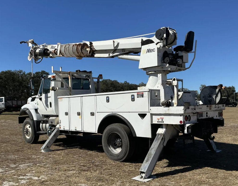 2017 International 7300 image 3