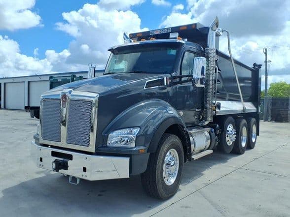 2026 Kenworth T880 image 1