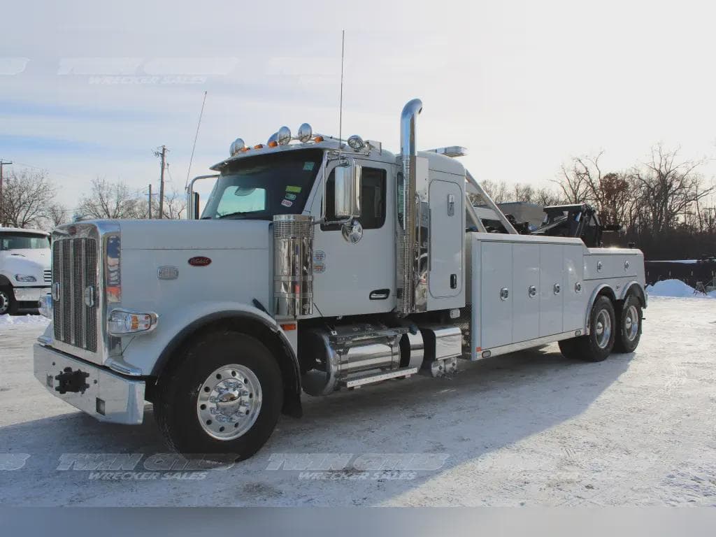 2025 Peterbilt 589 image 12