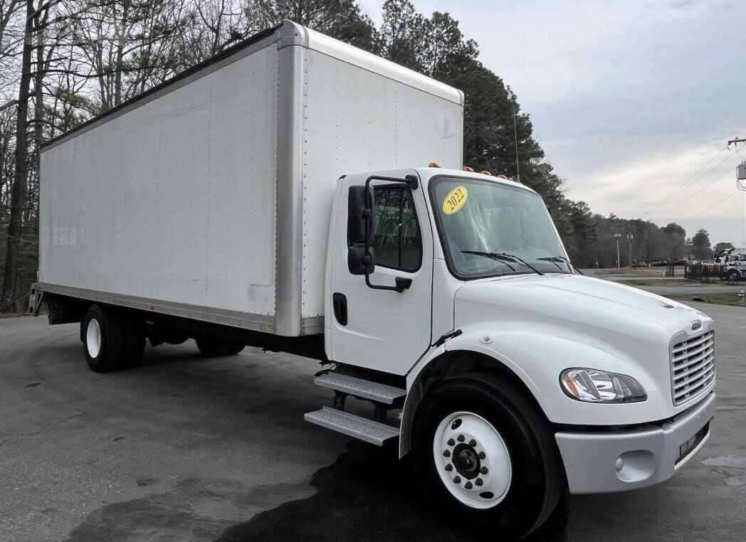 2022 Freightliner M2 image 5