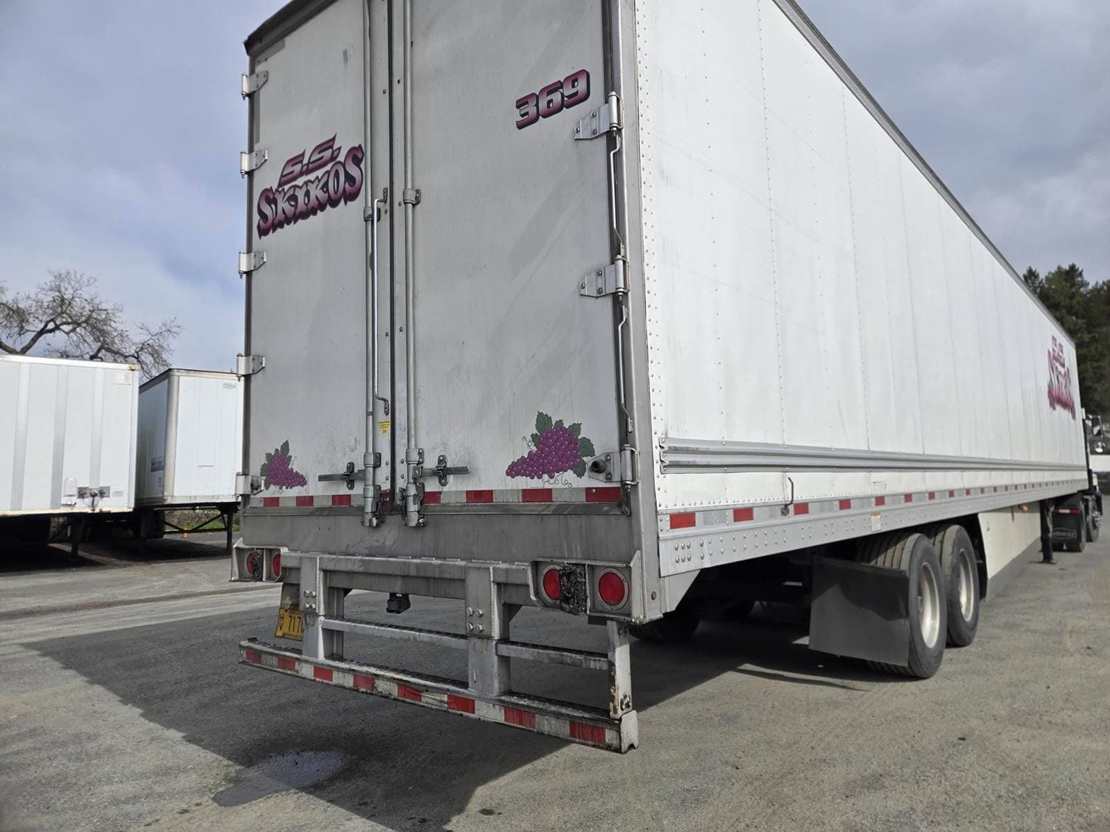 2019 Great Dane 53 ft Reefer Trailer - Fixed Axle, Swing Door, Thermo King image 9