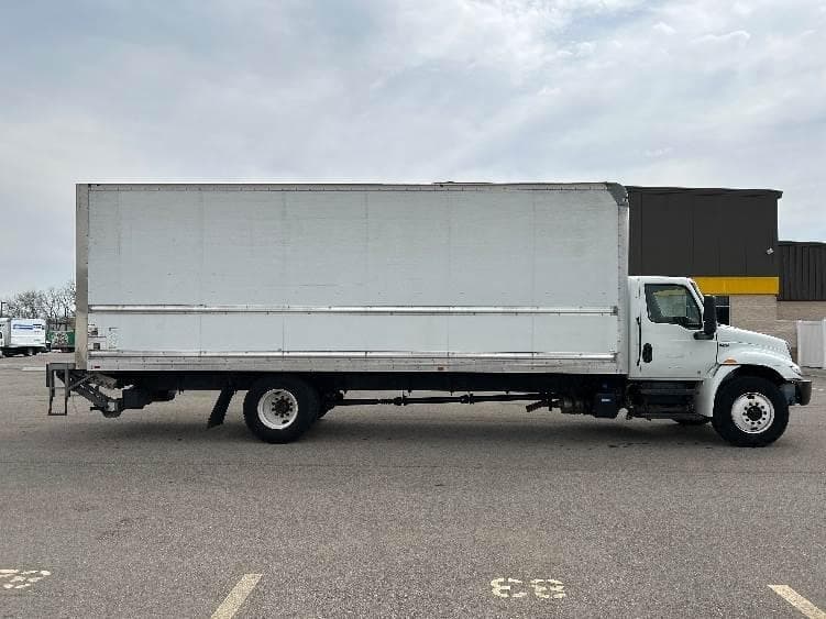 2022 International MV607 Box Truck - 220HP, 6 Speed Automatic, Roll up Door image 15