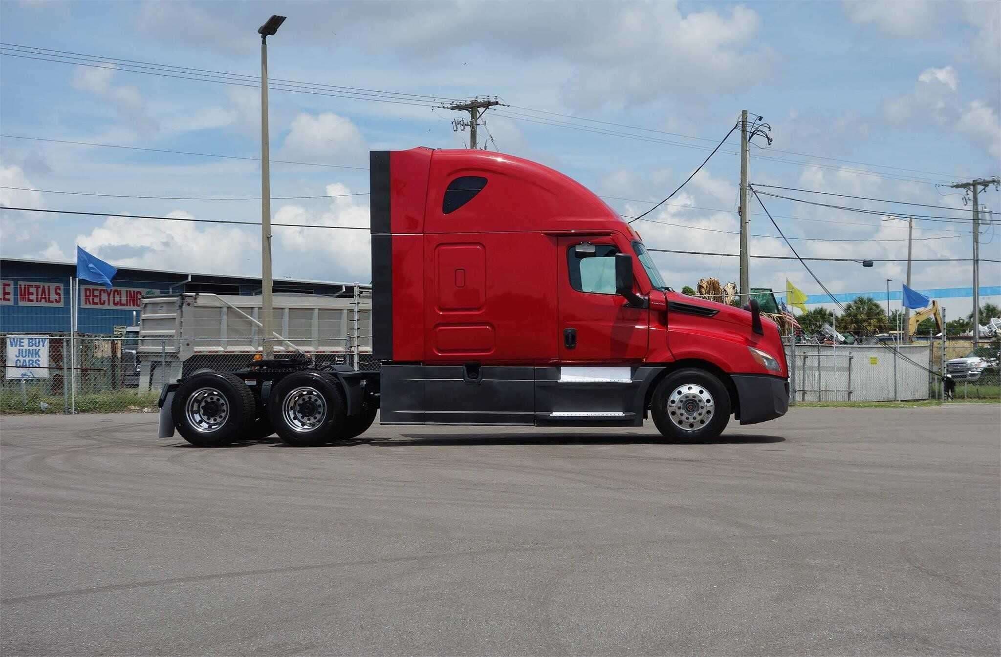 2020 Freightliner Cascadia 126 image 4