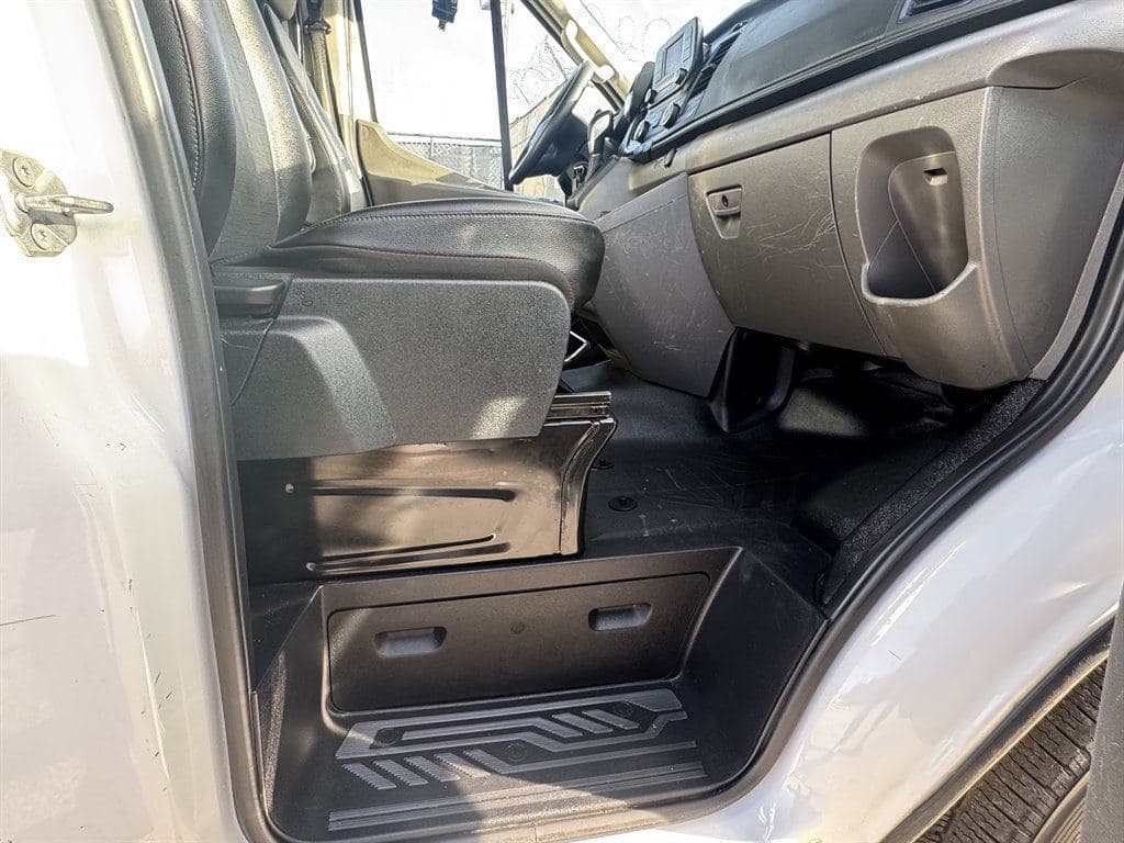 2023 Ford Transit T-350 image 47