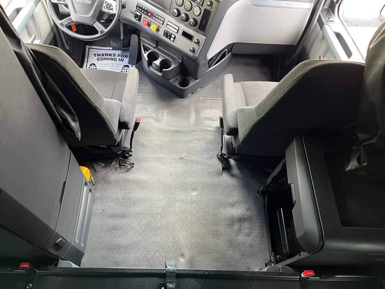 2020 Freightliner Cascadia 126 #1147 image 14