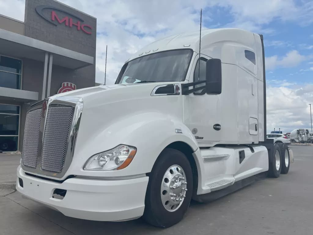 2022 Kenworth T680 image 2