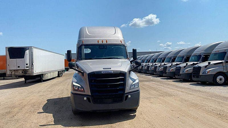 2024 Freightliner Cascadia 126 image 2
