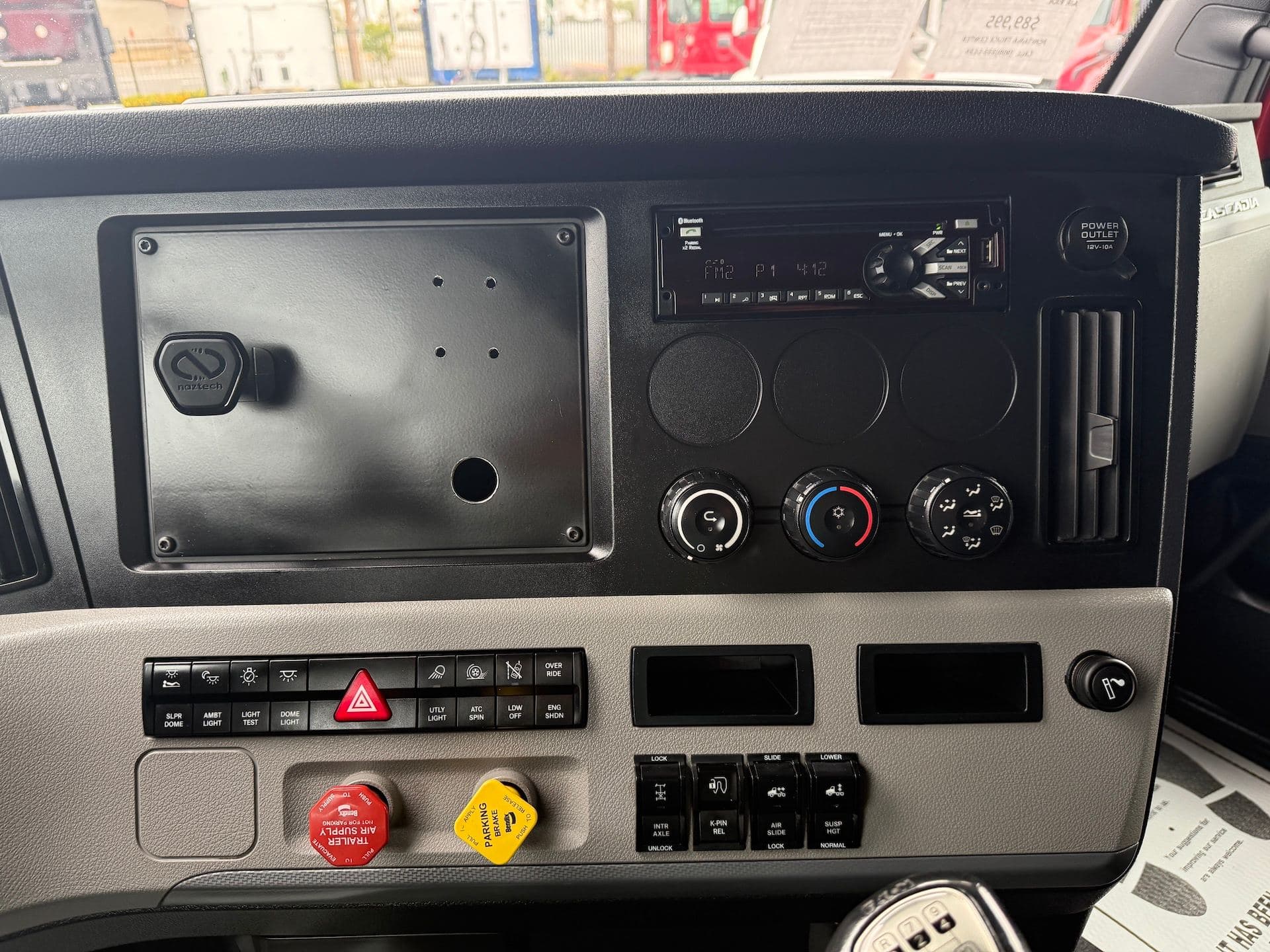 2021 Freightliner Cascadia 126 image 28