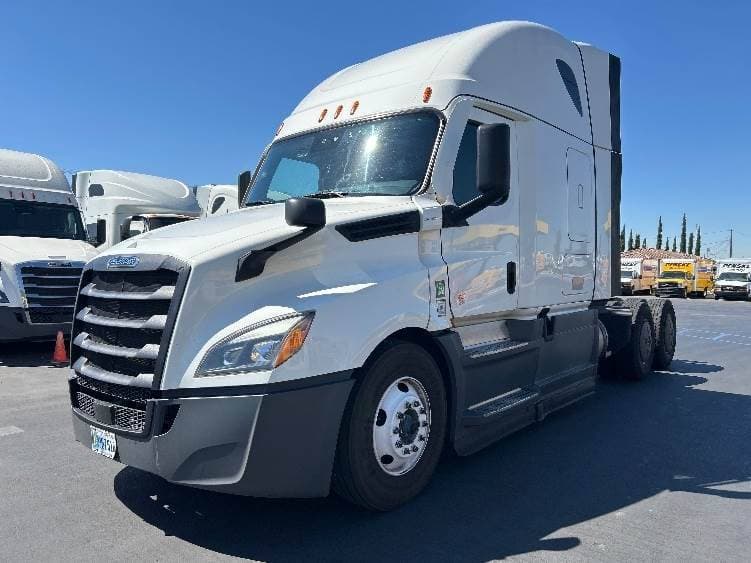 2023 Freightliner Cascadia 126 image 2