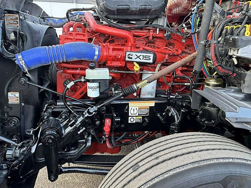 2023 Peterbilt 579 image 9