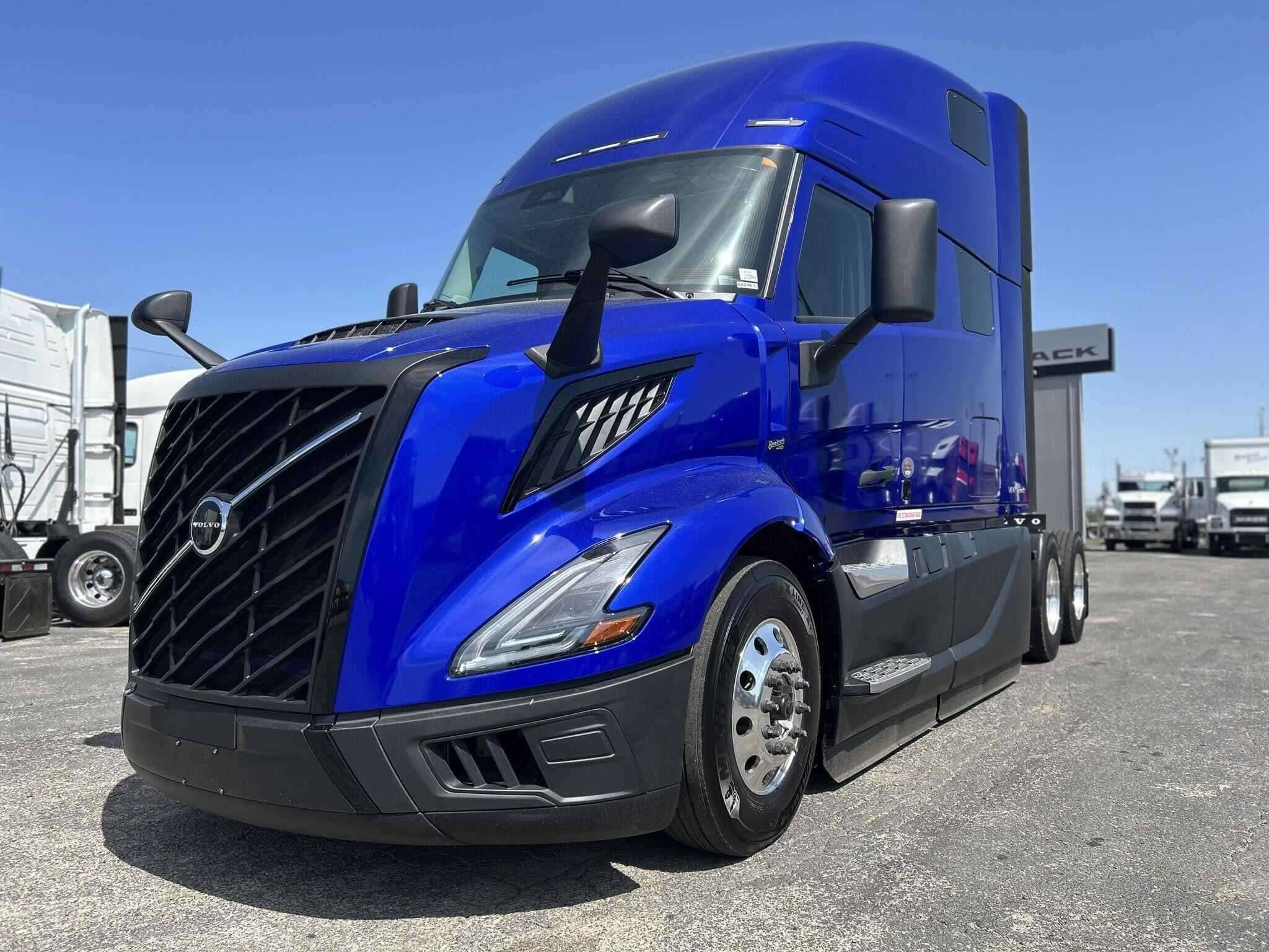 2025 Volvo NEW VNL image 10