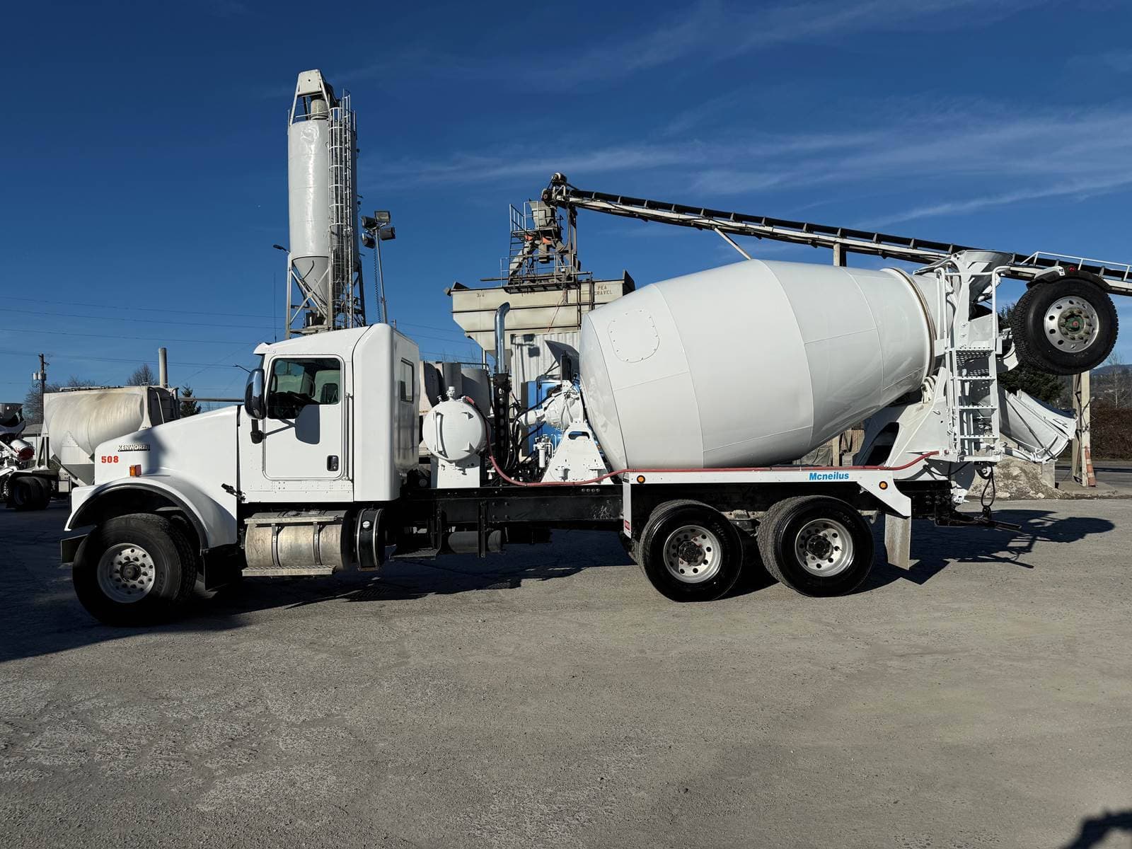 2016 Kenworth W9 Series image 14