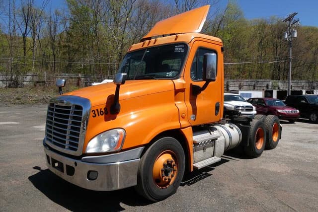 2016 Freightliner Cascadia 125