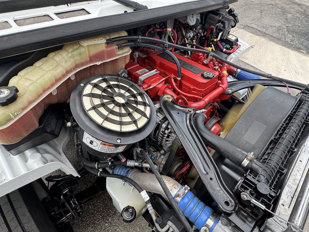 2018 Freightliner M2-106 image 45