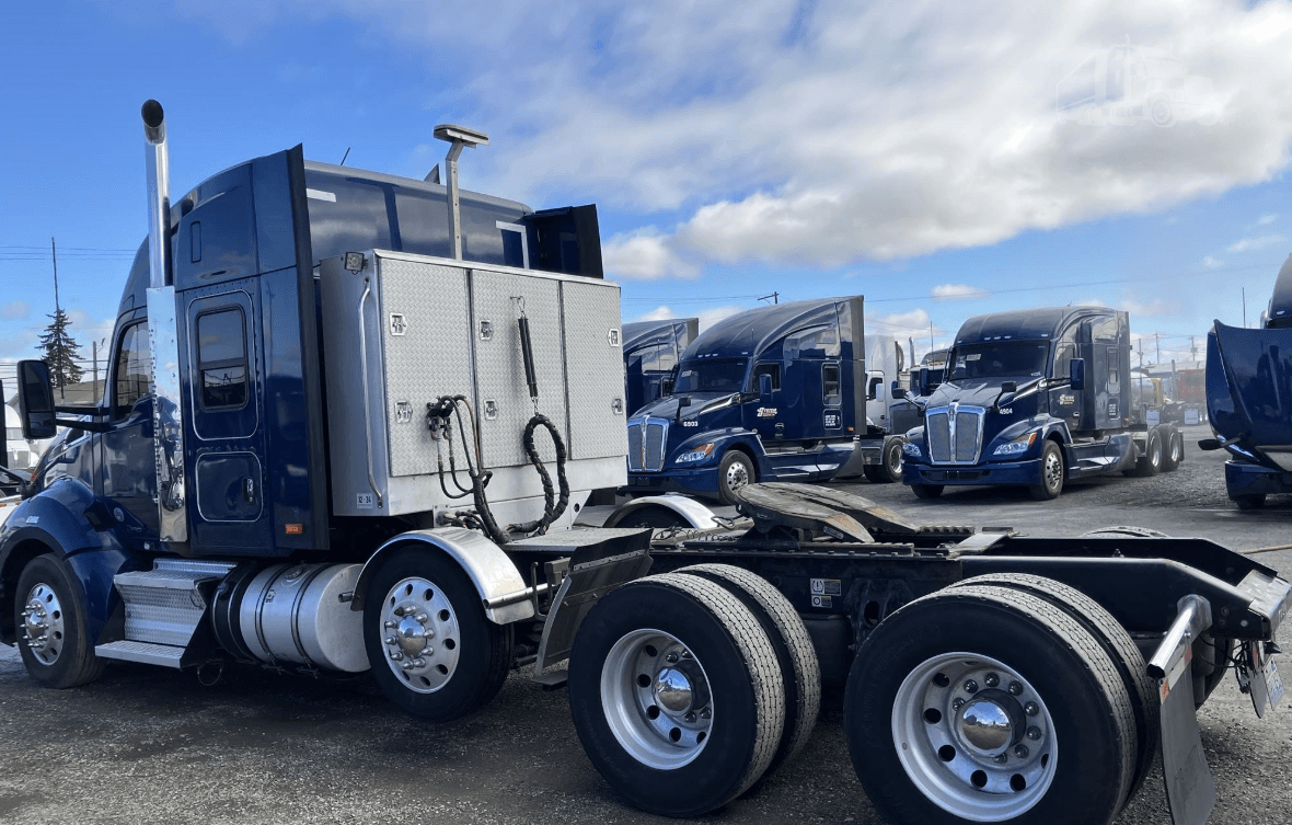 2020 Kenworth T680 image 3