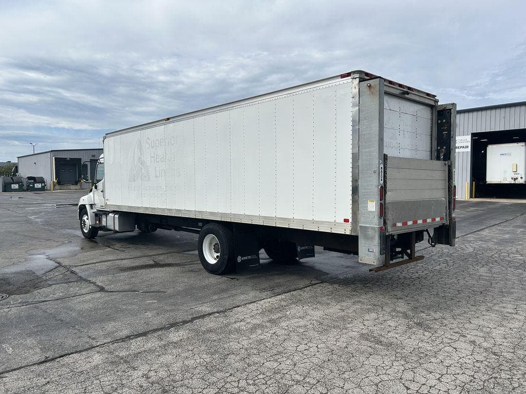 2020 Hino 338 image 3