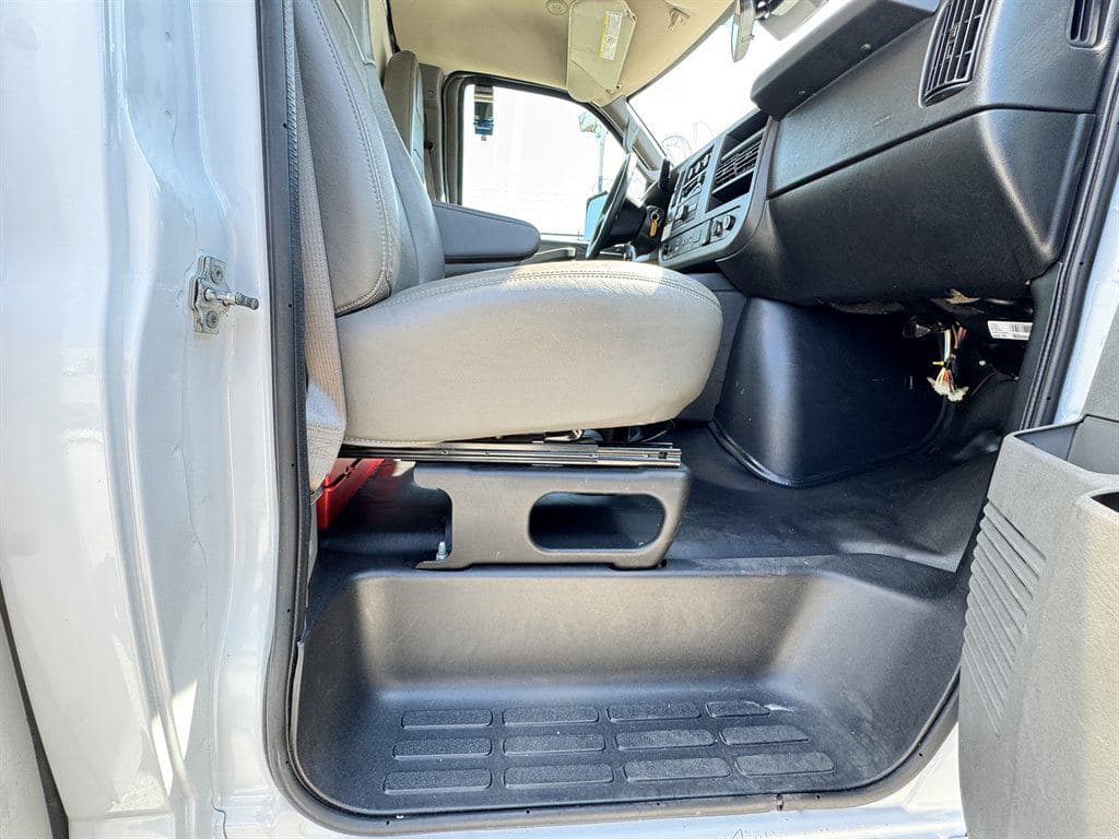 2021 GMC Commercial Vans image 37