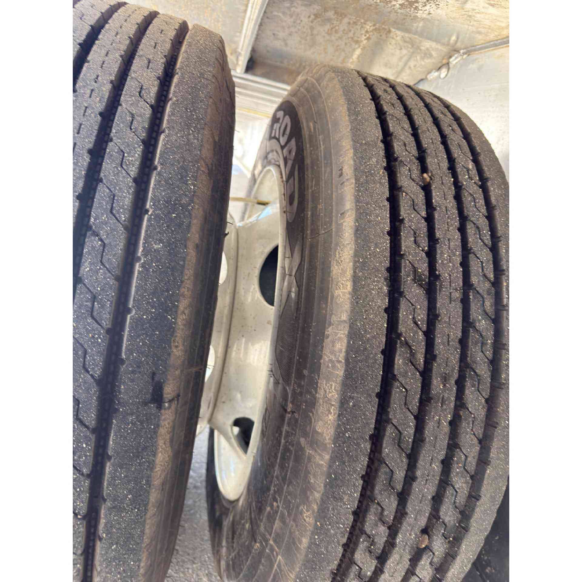 2027 Extreme XS70 Step Deck Tri Axle R22.5 image 9