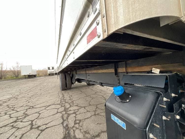2022 International MV607 Box Truck - 220HP, 6 Speed Automatic, Roll up Door image 14